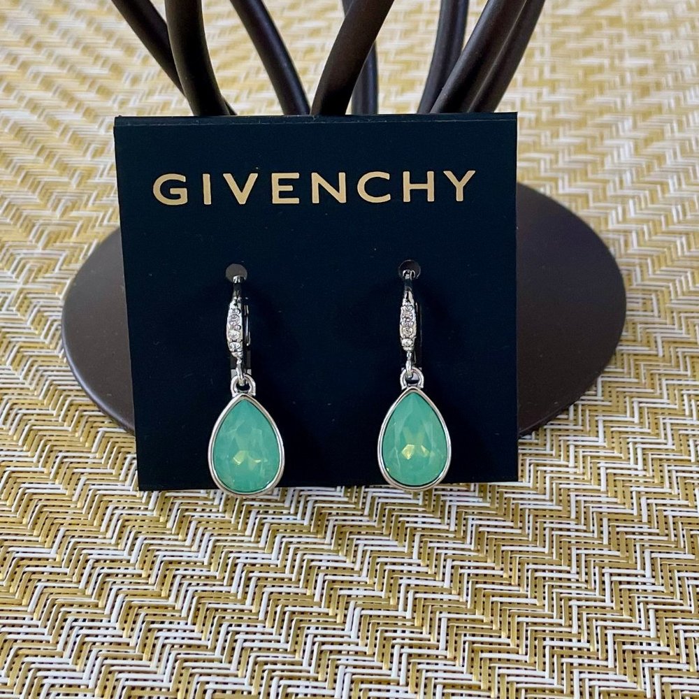 Givenchy NEW Green Tear Drop Silver Tone Earrings, Very Pretty✨
